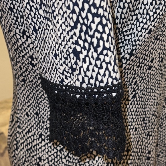 Antonio Melani blue white print‎ eyelet lace detail shift dress Sz 10 - Picture 5 of 7